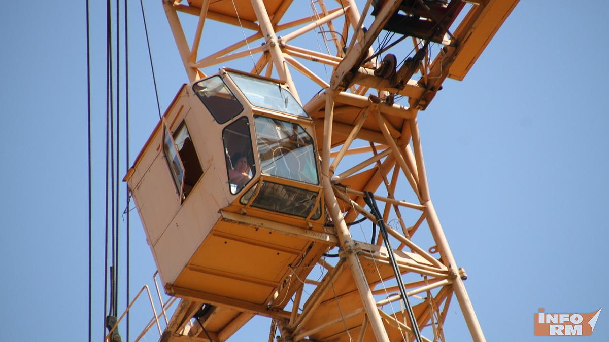 Крановщик в Мордовии отсудил у бывшего начальства больше 500 тысяч рублей 