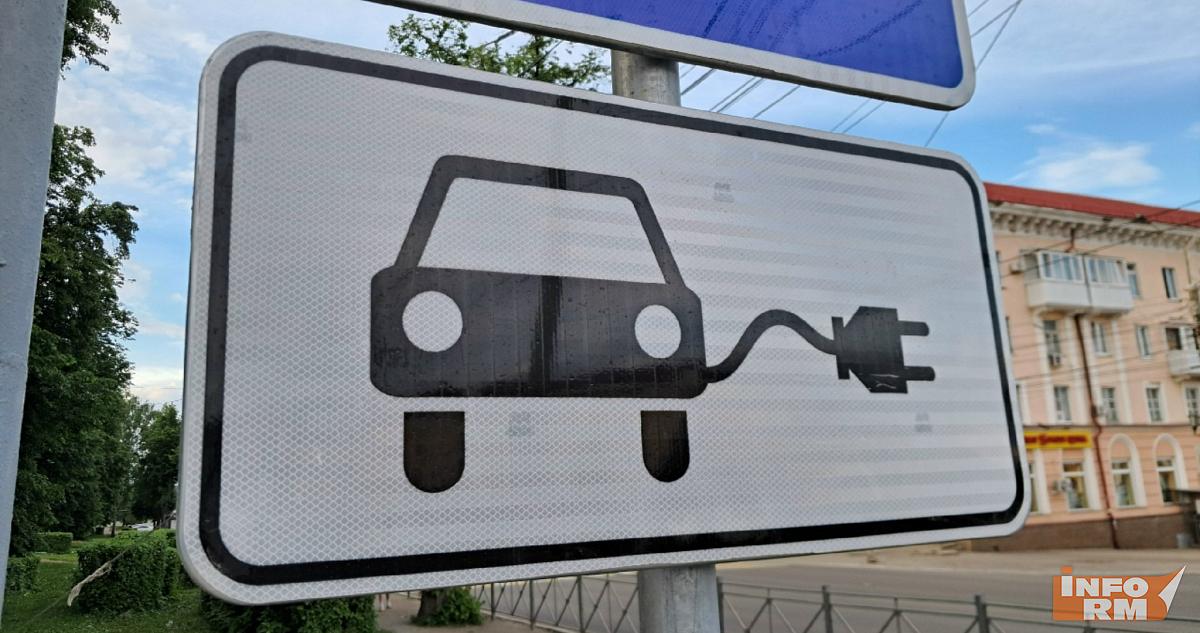Продажи электромобилей в России подскочили почти в два раза 