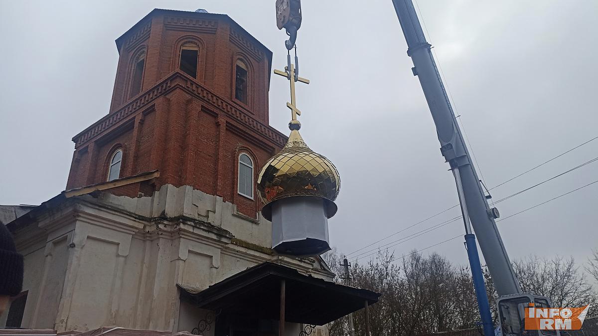 В Мордовии установили купол на колокольню храма Казанской иконы Божией матери