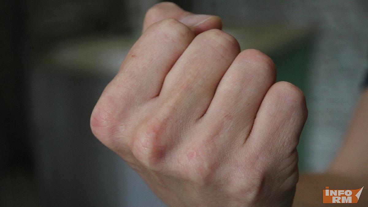Пьяный житель Мордовии напал на полицейского