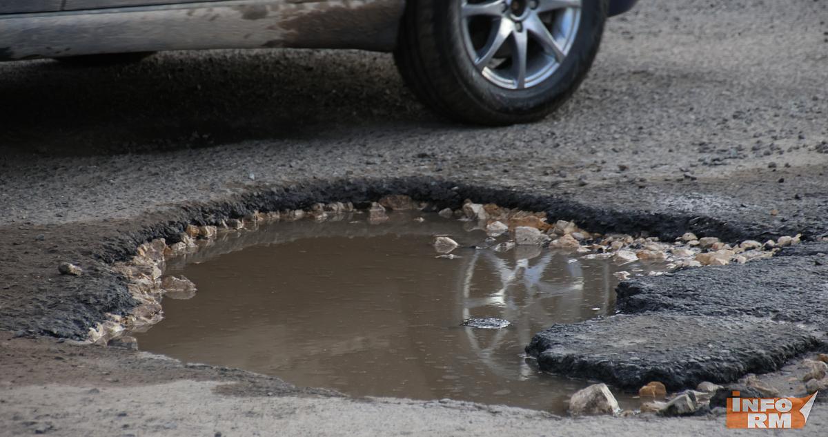 Водителей в Мордовии попросили не стесняться и судиться с владельцами разбитых дорог 