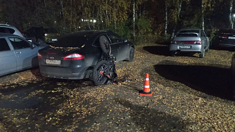 В Рузаевке мотоциклист протаранил стоящие авто