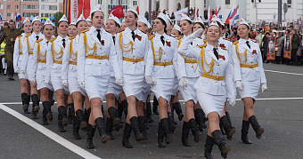 МЧС Мордовии впервые выставит на парад Победы женскую «коробку» 