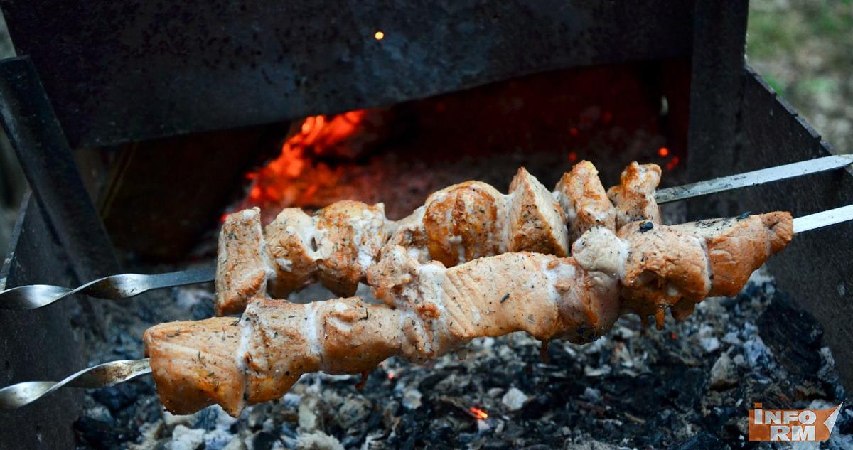 Перед майскими: названы самые доступные виды мяса для шашлыка 