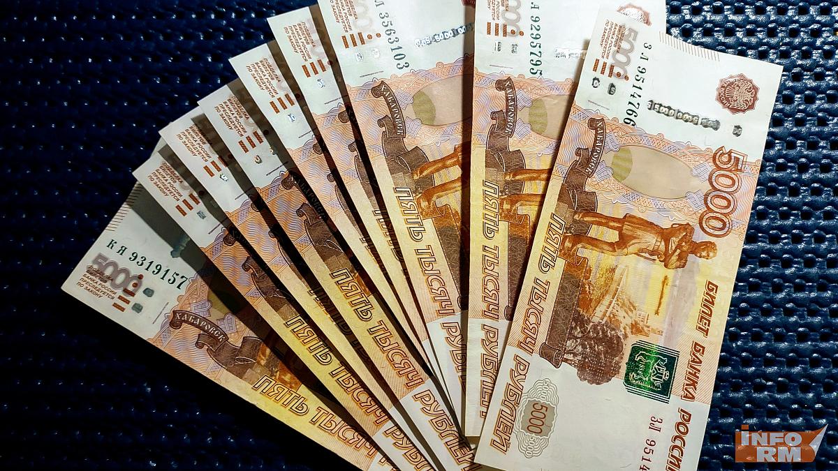 Житель Саранска украл деньги из машины нового знакомого Житель Саранска украл деньги из машины нового знакомого