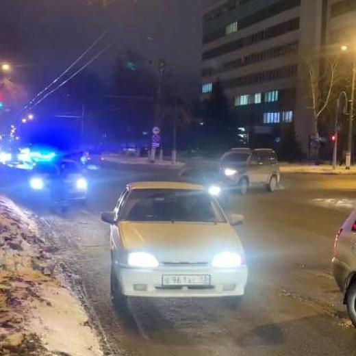 8-летняя девочка попала под колеса невнимательного таксиста в Саранске 