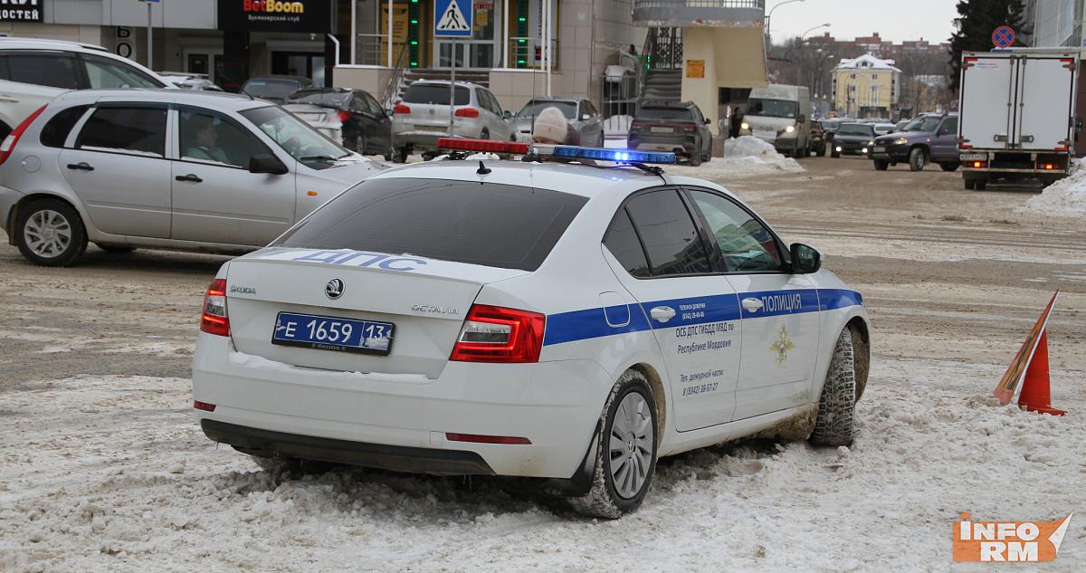 В Саранске на улице Федосеенко остановили пьяного водителя без прав 