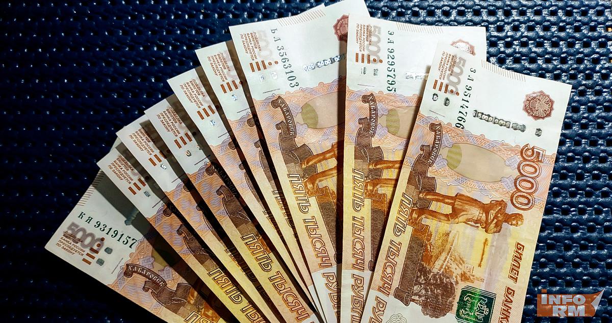 Фальшивомонетчики в России перешли с рублей на доллары 