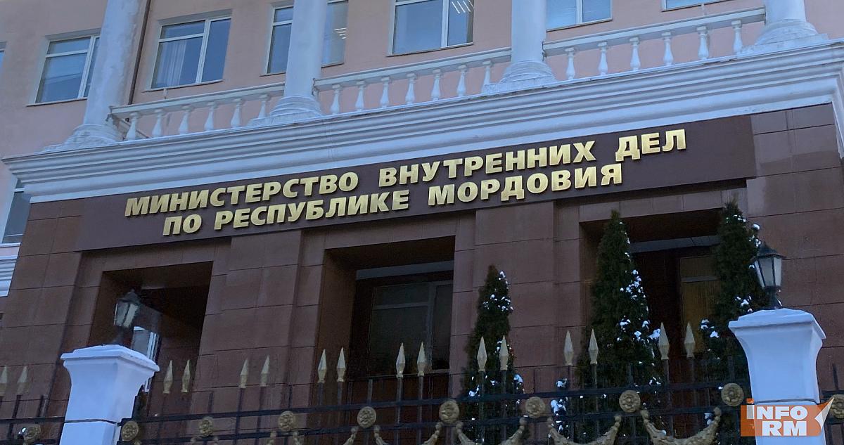 Школьника в Мордовии шантажировали интимными фото 