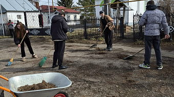 В Мордовии волонтёры убрали территорию Троицкого храма