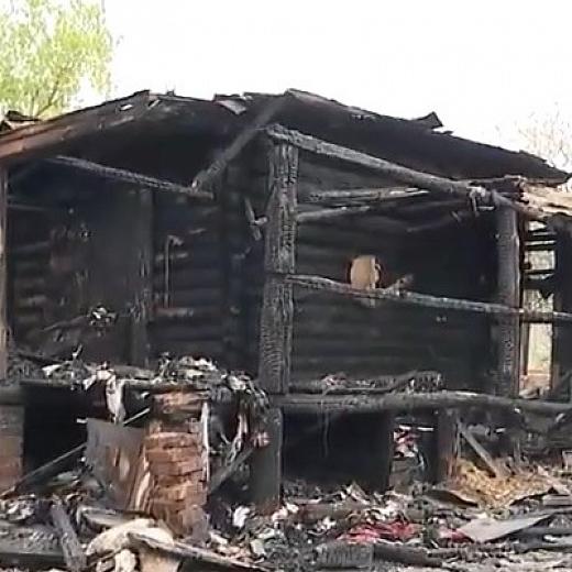 В Мордовии огонь оставил многодетную семью без жилья