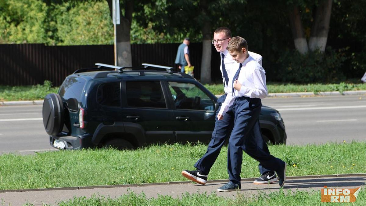 Как помочь ребёнку успешно завершить учебный год: ИИ дал советы родителям 