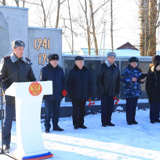 В УФСИН Мордовии прошел митинг, посвященный Дню памяти неизвестного солдата