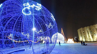 Россиян предупредили ещё об одном штрафе за новогодние гирлянды 