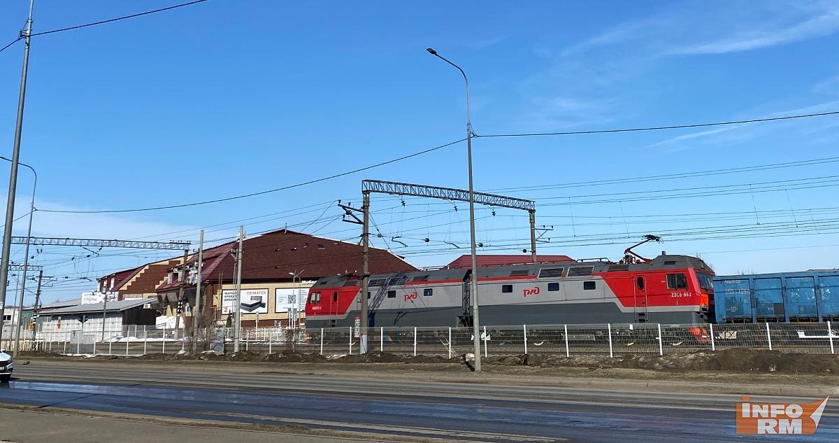В Саранске тепловоз и 9 вагонов сошли с рельсов 