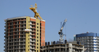 Застройщиков в России снова начнут штрафовать за срыв сроков 