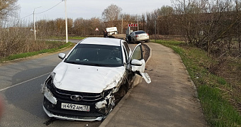 Пьяный водитель в Мордовии покалечил человека и разбил две машины 