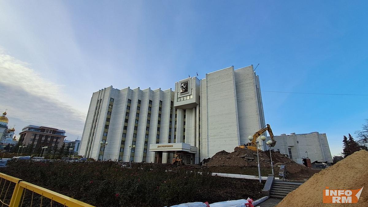 Мэр Саранска объяснил раскопки у Дома республики 
