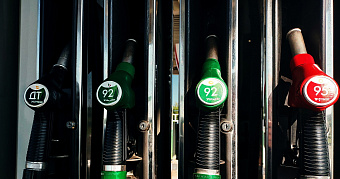 Многодетным семьям предложили выдавать льготные топливные карты 