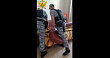 Алиментщик прятался от приставов внутри дивана 