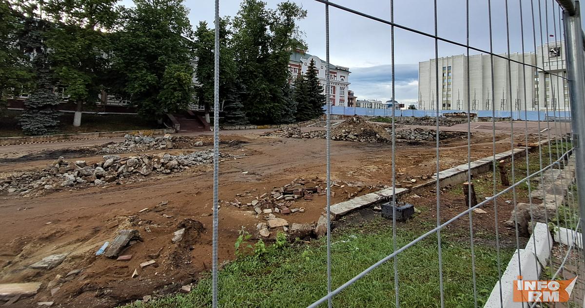 На Фонтанном спуске в Саранске начали готовить основание 