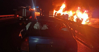 Мужчина и две женщины погибли в ДТП с грузовиком 