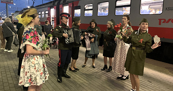 «Смуглянка» и «День Победы» прогремели на вокзале в Мордовии 