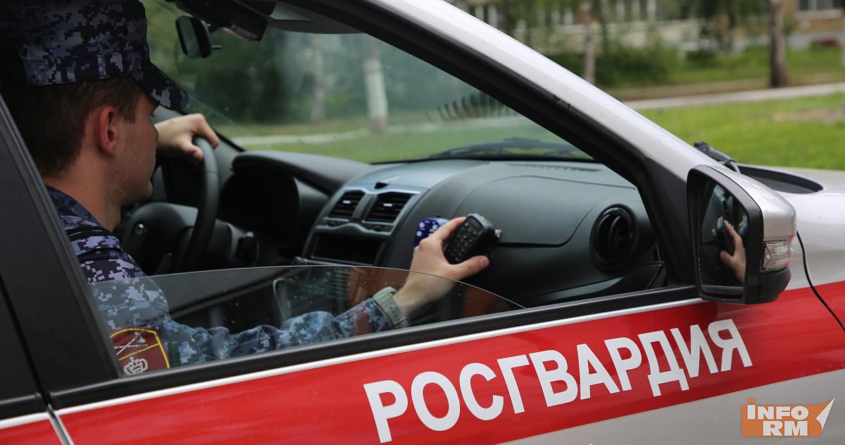 Весёлых и громких мужчин в Саранске задержали и доставили в полицию 