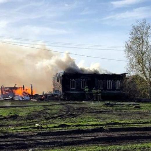 Глава села в Мордовии спас машины односельчан во время пожара