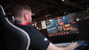 Блогеры и историки сыграли в «Мир танков» в шоу-матч «Ростелекома»