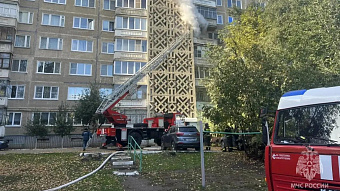 На пожаре в Саранске эвакуировали 16 человек, погибла женщина