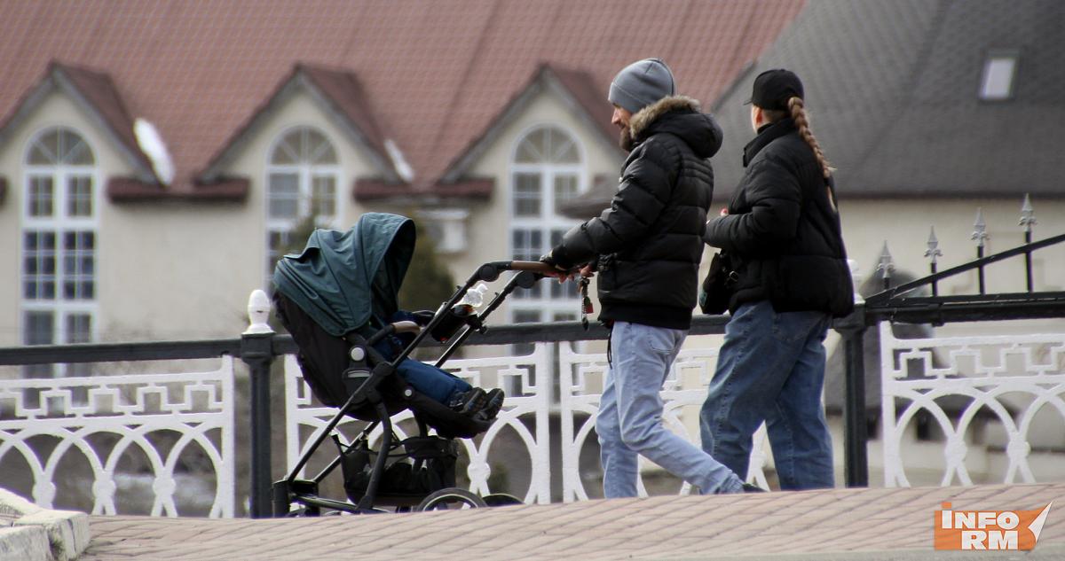 В декрет вместо жены готов уйти каждый второй россиянин 