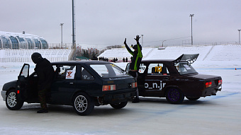 Зимний дрифт в Саранске: «Жигули» вышли на ледовый трек