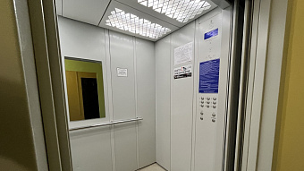 Трясётся и гремит: жительница Саранска попросила заменить лифт в своём доме 