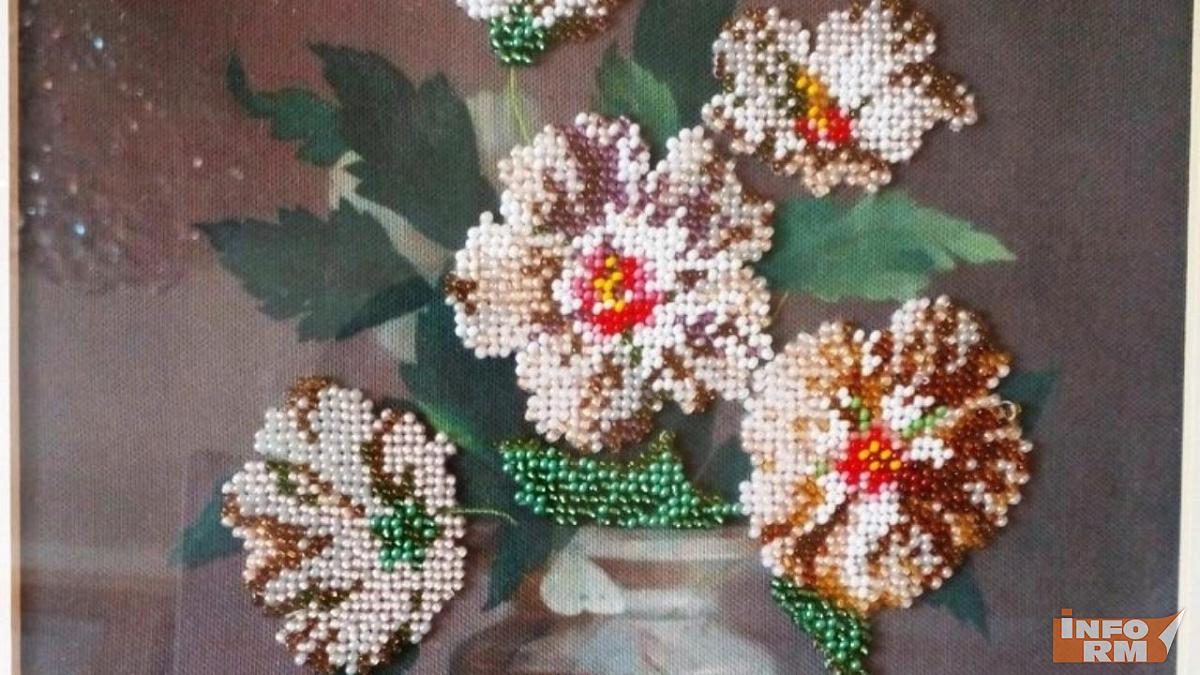 Вышивальщица из Мордовии создает красивые картины Вышивальщица из Мордовии создает красивые картины