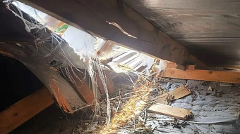 В Плодопитомническом сельчане живут с дырой в крыше