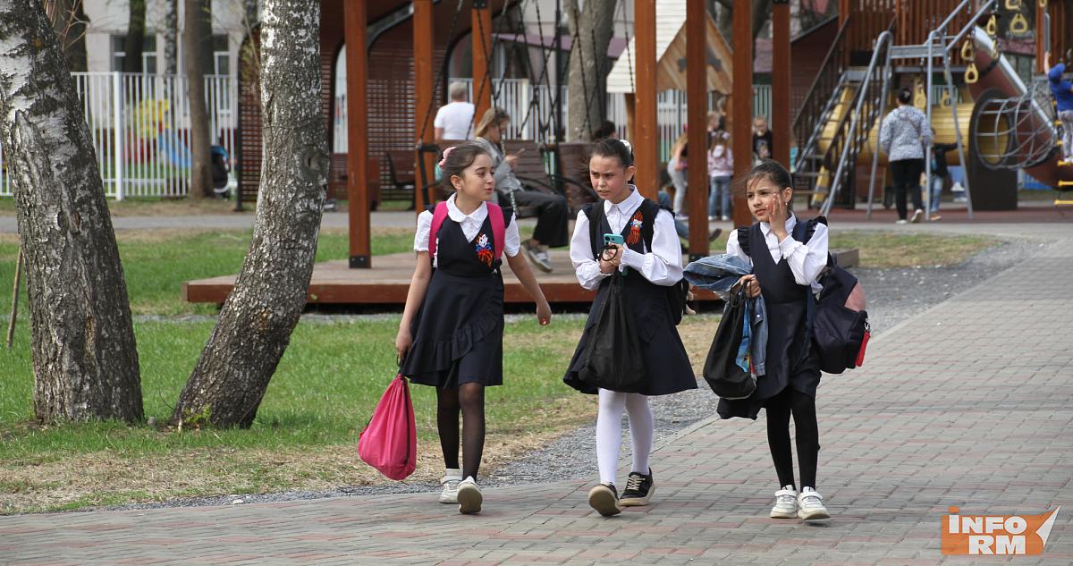 В Минпросвещения ответили на предложение сократить летние школьные каникулы 