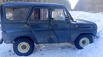 В Мордовии УАЗ опрокинулся после столкновения со снежным валом