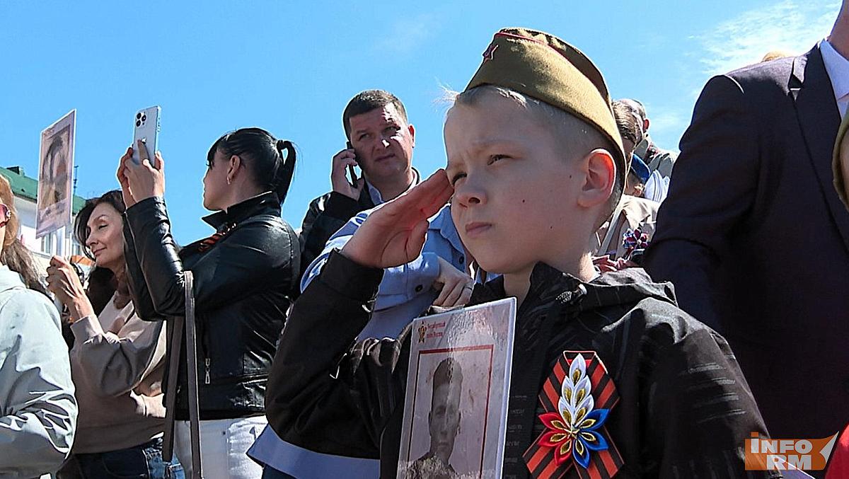 По Саранску торжественно прошёл парад Великой Победы