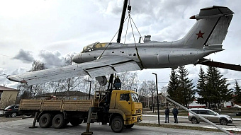 В Ардатове восстанавливают постамент с реактивным самолётом Л-29