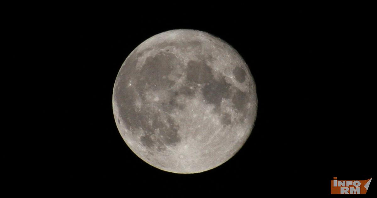 Цветочную Луну жители России увидят в ночь с 1 на 2 мая 
