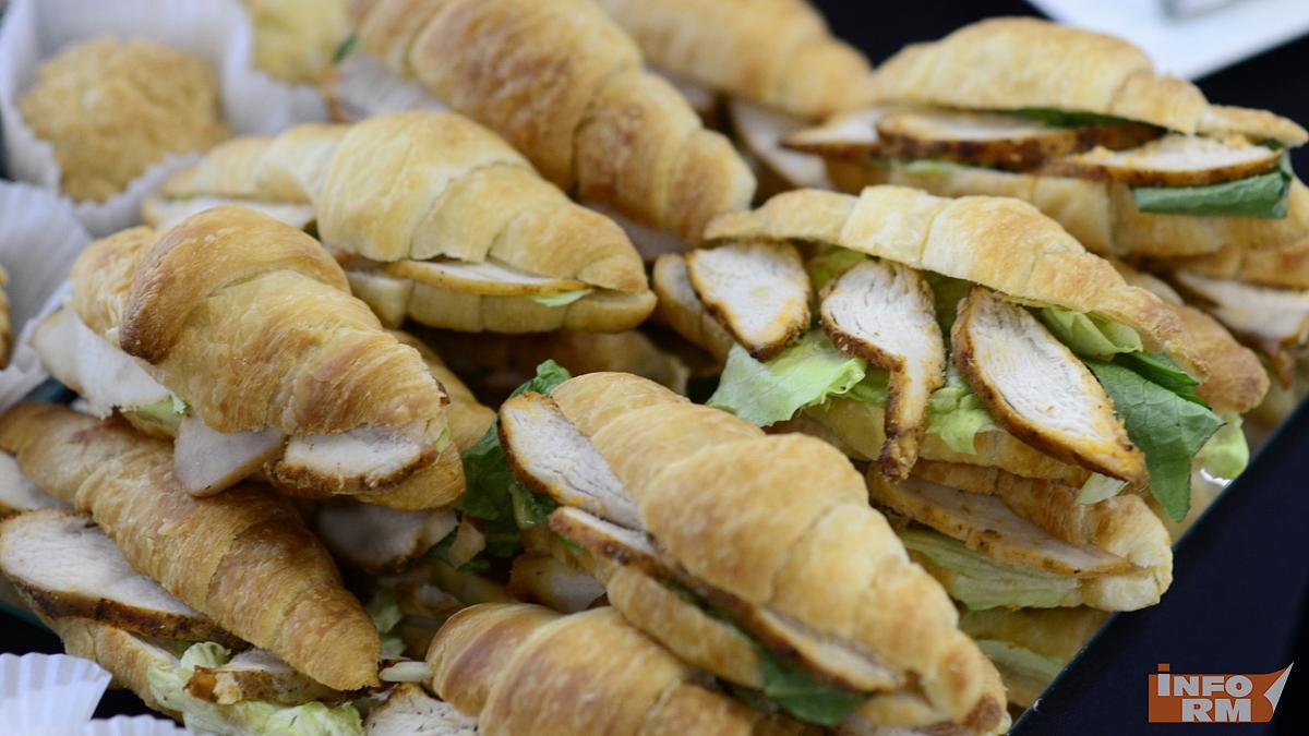 Миллиарды рублей: подсчитаны траты россиян в ноябрьские праздники 