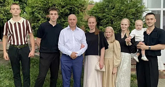 Многодетную семью из Мордовии наградили медалью ордена «Родительская слава» 