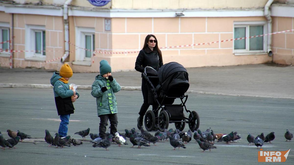 Звание «Мать-героиня» приравняли к Герою России и Герою труда