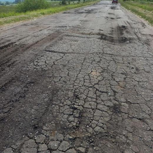 В Мордовии большегрузы разбили сельскую дорогу