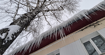 Управляющую компанию в Мордовии оштрафовали за нечищеные крыши 13 домов 