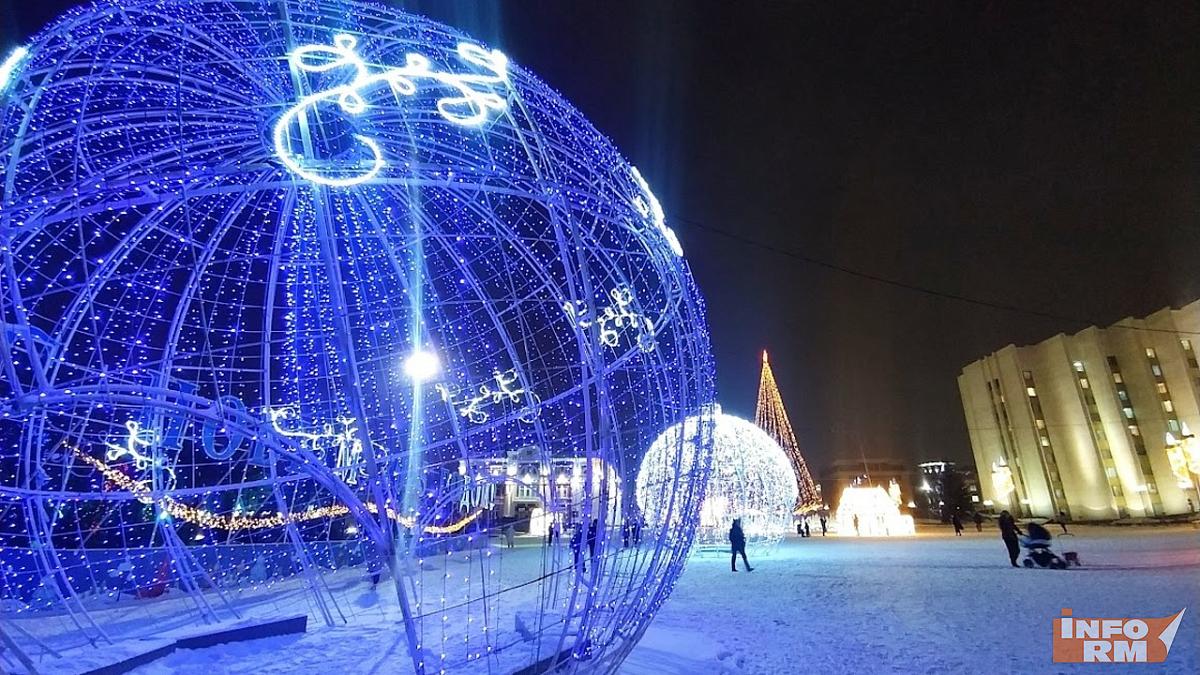 Россиян предупредили ещё об одном штрафе за новогодние гирлянды 