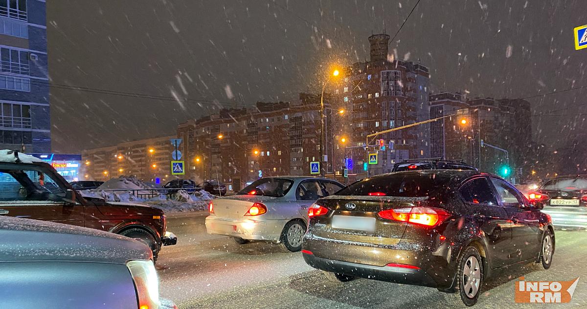 Больше 90 водителей в Мордовии оштрафовали за яркие фары 