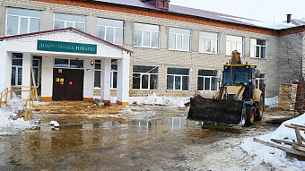 В Новом Акшине ремонтируют школу